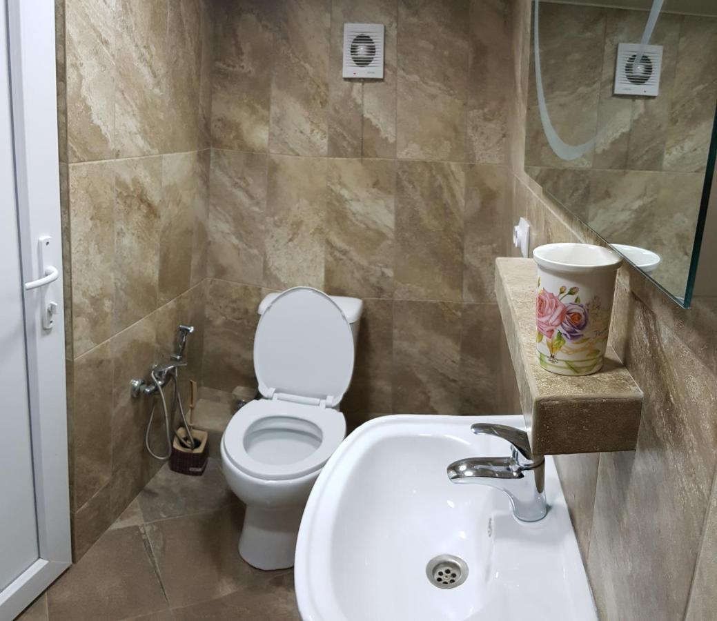Guest House 15A 库塔伊西 外观 照片