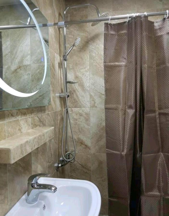 Guest House 15A 库塔伊西 外观 照片